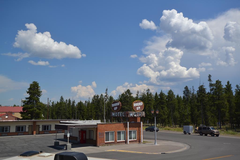 Dude & Roundup Motel เวสต์เยลโลว์สโตน ภายนอก รูปภาพ
